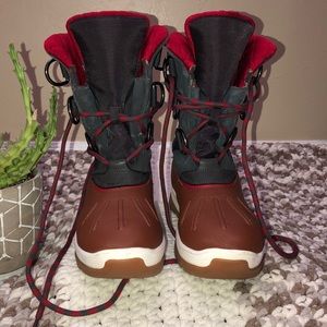 Super cute ALDO snow boots! Size 7.5